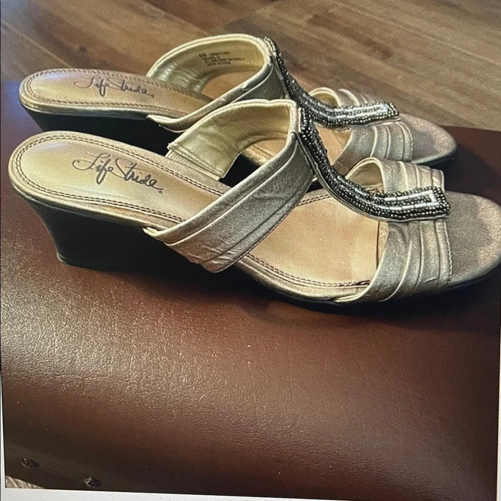 Life Stride Beaded Wedge Sandals Solaris 2 9M